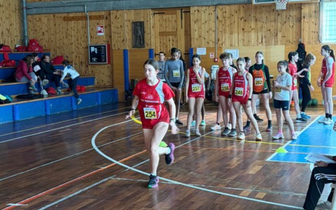 Indoor Malenca: i giovani atleti brillano a Caspoggio