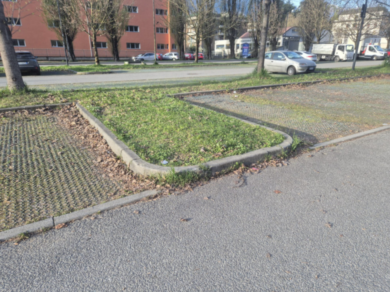 Ampliamento del parcheggio al cimitero: più posti in arrivo