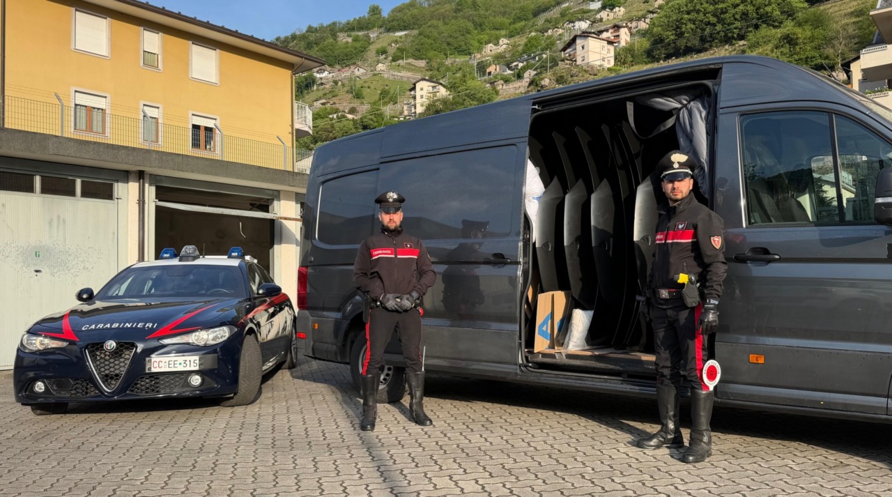 Arrestati due uomini per furto aggravato di 250mila euro in ditta