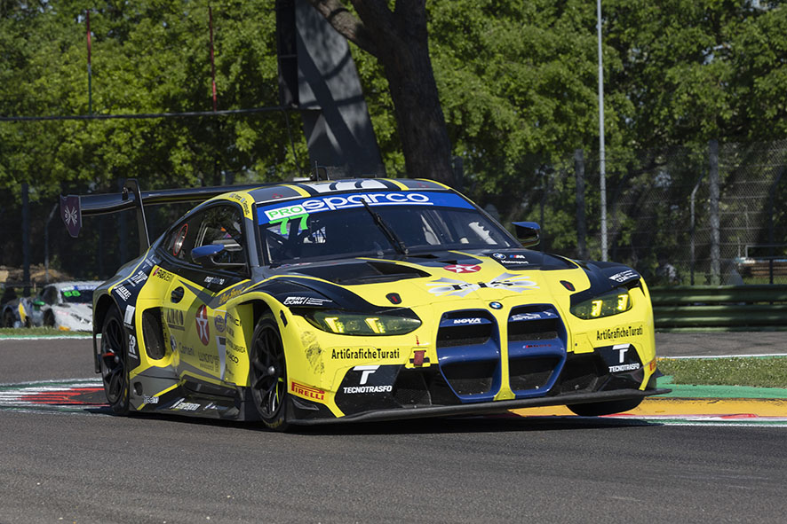 Giuseppe Forenzi conquista il podio al debutto in GT3