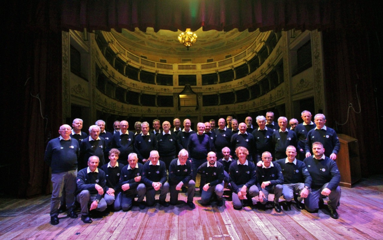 Il Coro Cai Sondrio trionfa alla rassegna «Voci del Serchio»