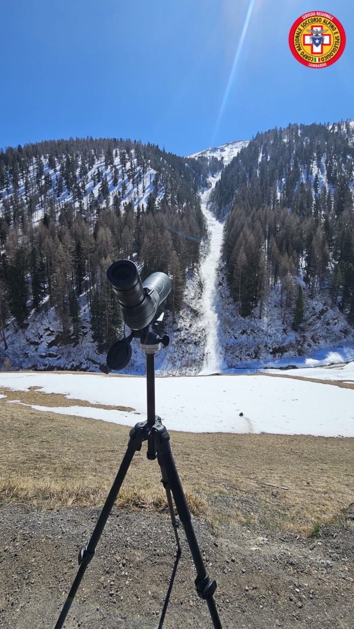 Intervento di bonifica dopo una valanga a Livigno