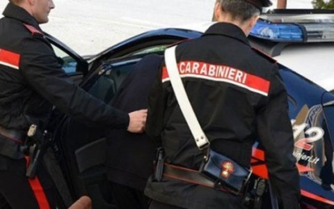 Rissa tra due stranieri, un ferito con una mannaia