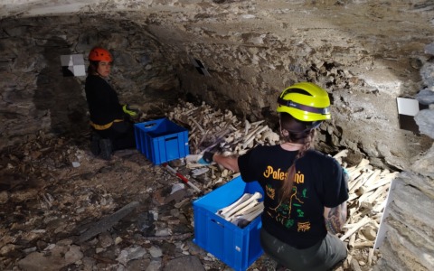 Un intervento di ricerca all’ossario di San Salvatore per esplorare la storia di una comunità alpina