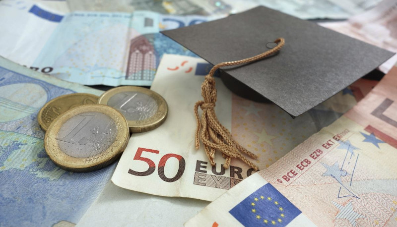 Il Comune offre 39 borse di studio per sostenere i giovani