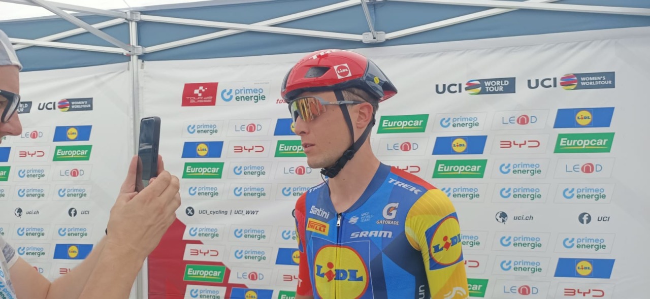 Inizia la tappa maschile del Tour de Suisse a Sondrio