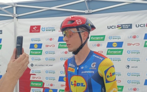Inizia la tappa maschile del Tour de Suisse a Sondrio