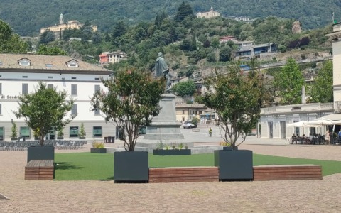 Piazza Garibaldi si rinnova con nuovi arredi e verde