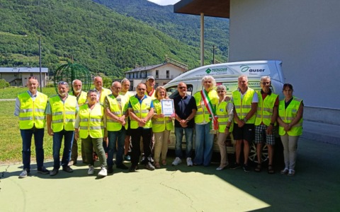 Presentato un Doblò per il trasporto sociale a Villa di Tirano
