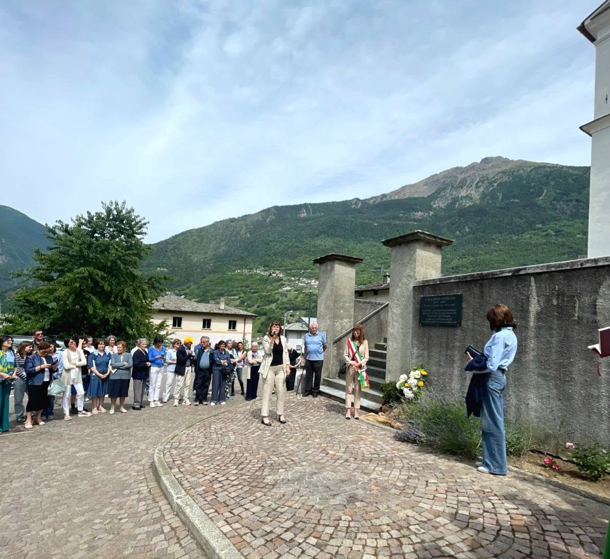 Scoperta una targa in memoria di don Siro