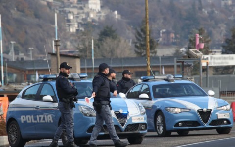 Controlli straordinari della Polizia: oltre 650 persone identificate