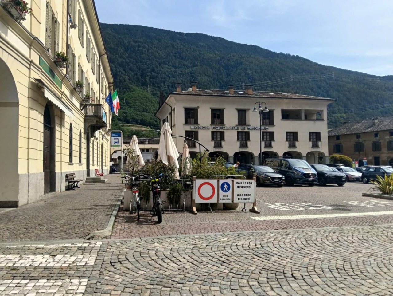 Nuove regole per la sosta a piazza Cavour a Tirano